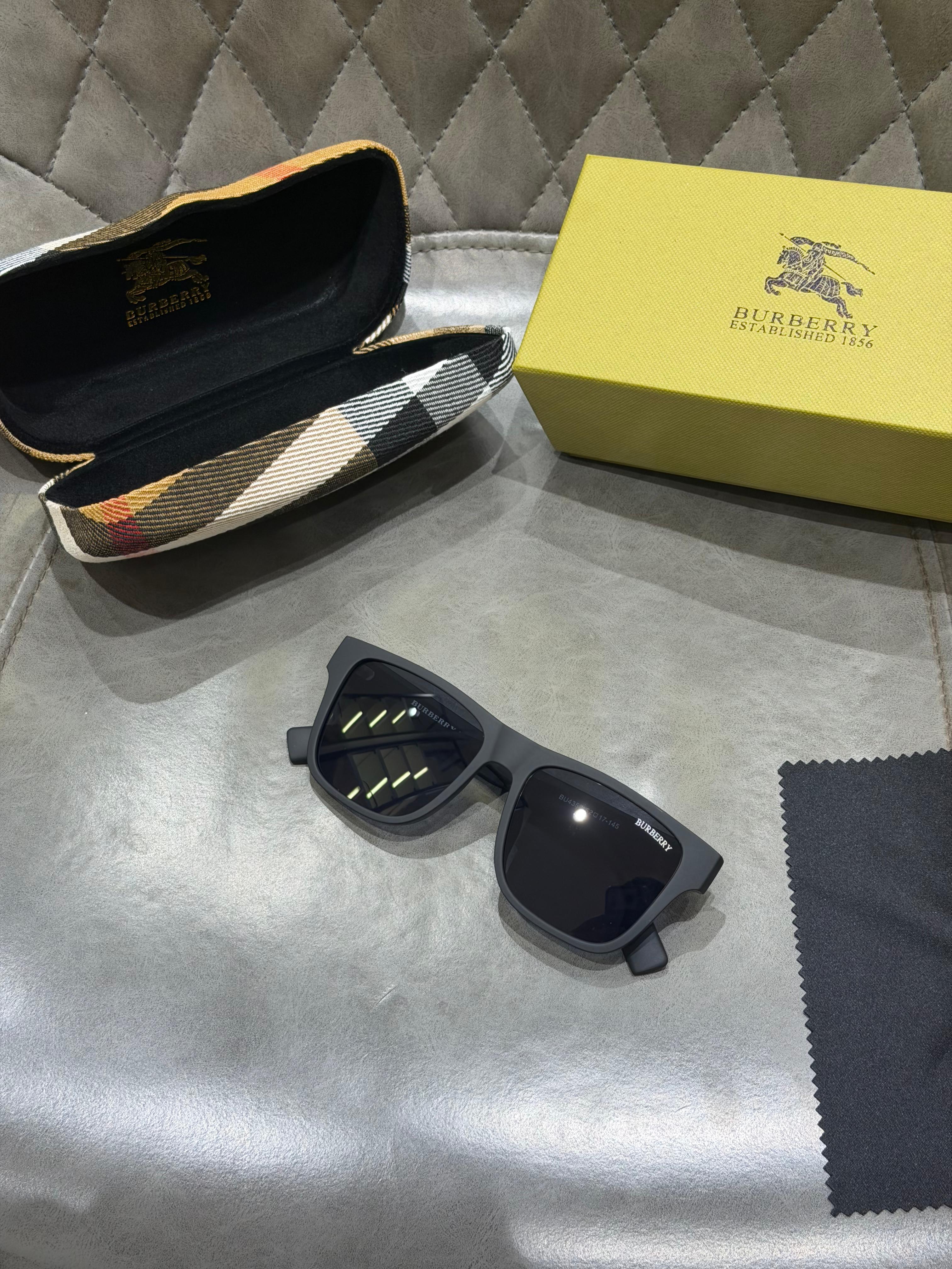 Bur__berry 4358 matt black  SUNGLASS
