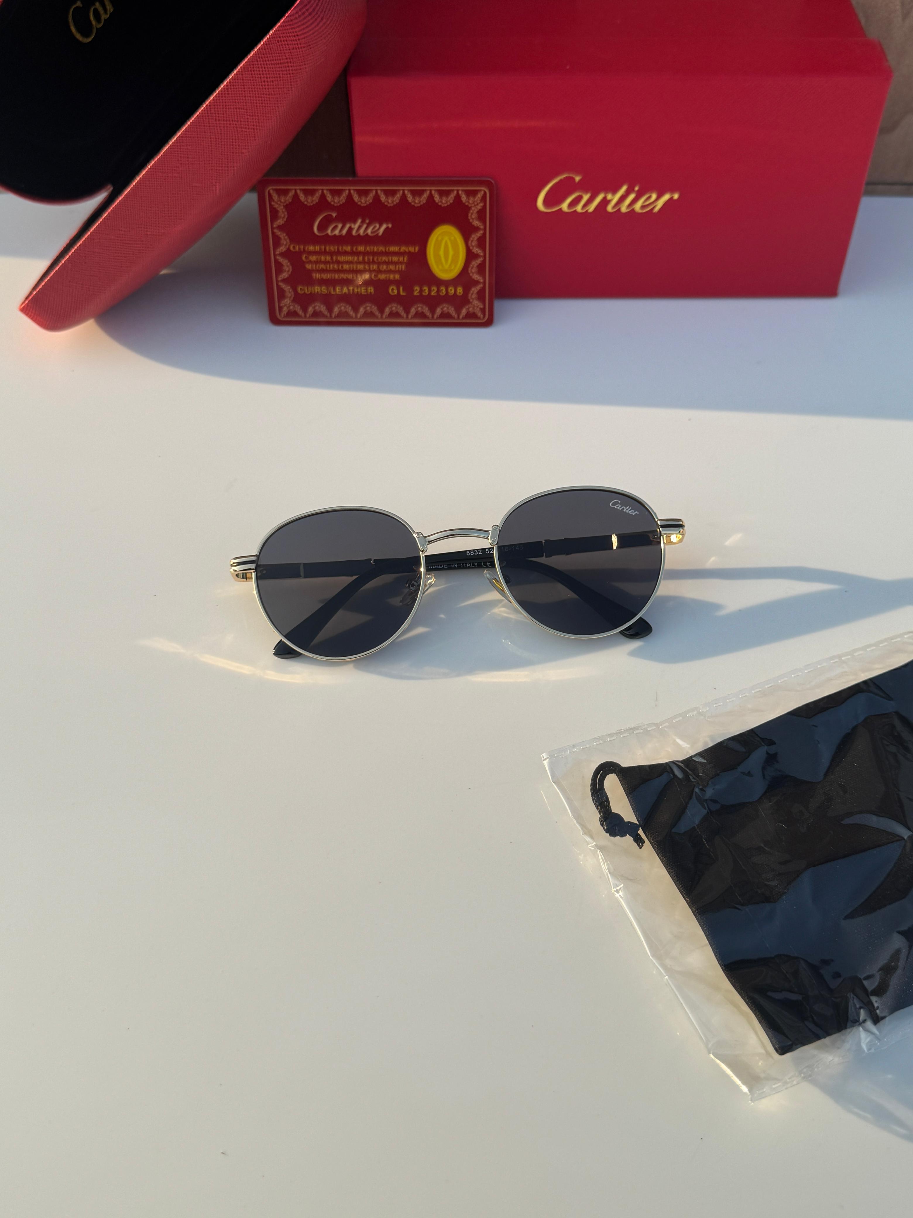 Carti__er 8832 gold black SUNGLASS