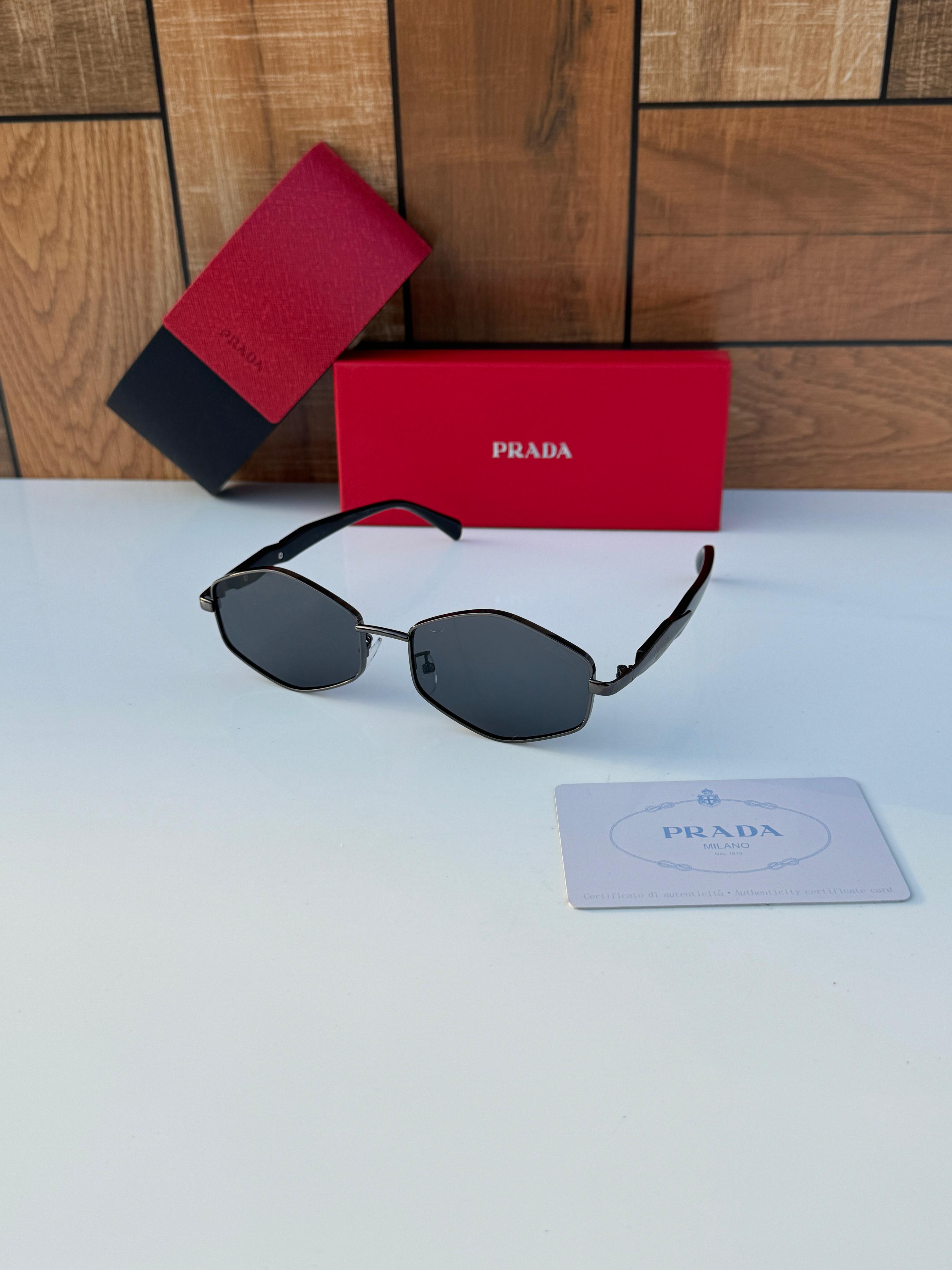 Prad_a 58081 black  SUNGLASS