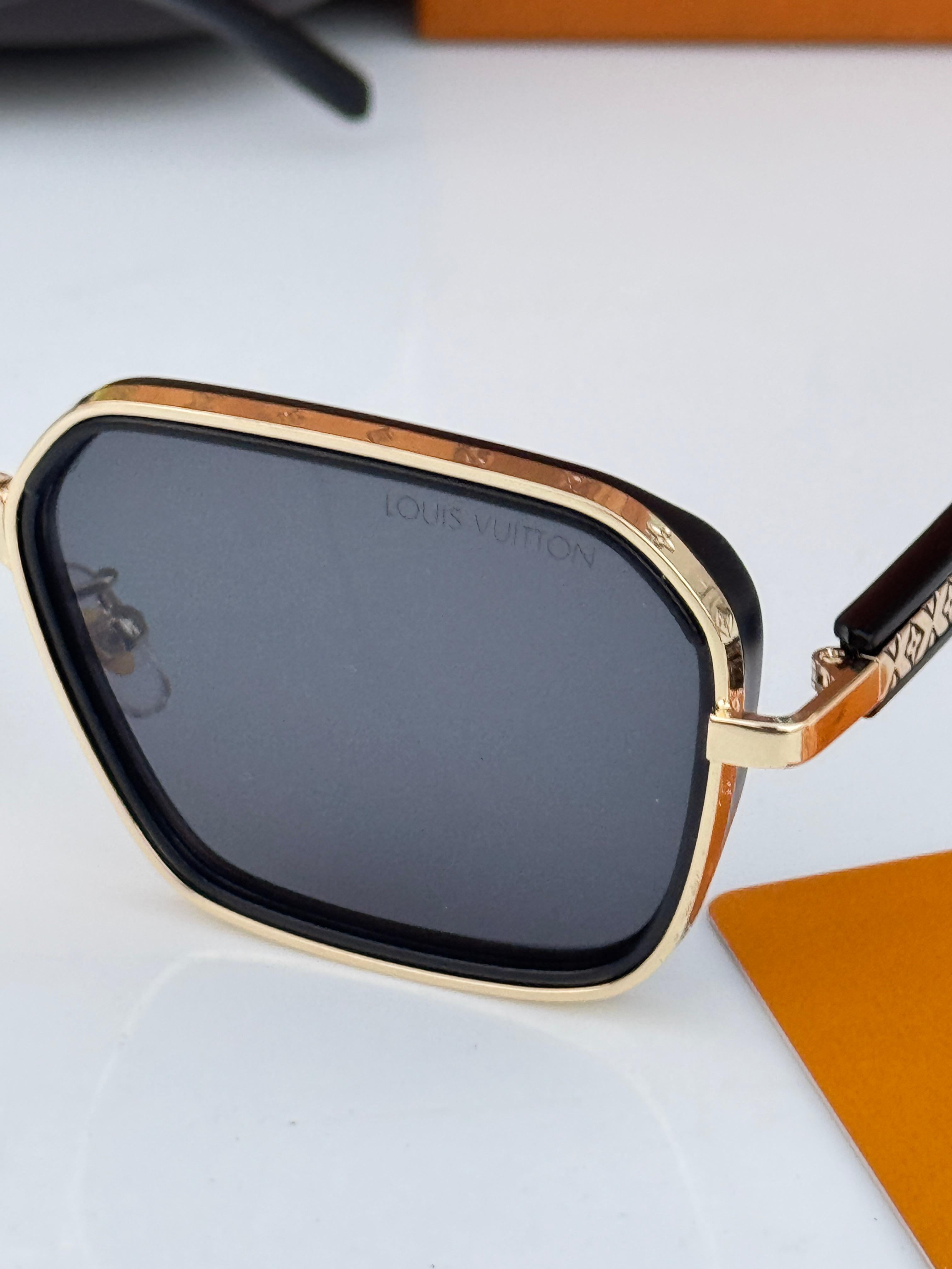 Lou_is vuitton 5013 gold black SUNGLASS