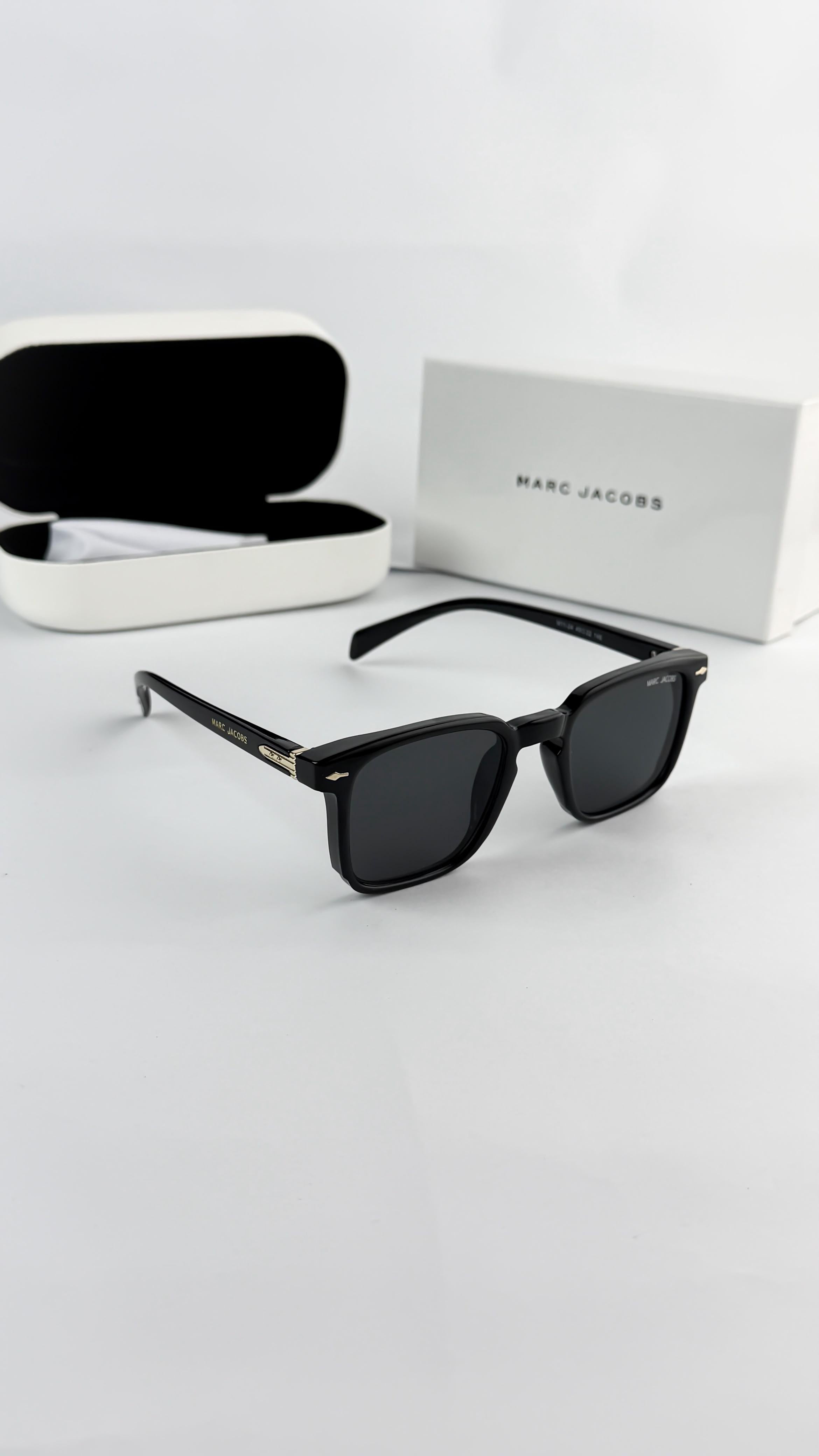 MAR_C JACOBS BLACK 11-24 SUNGLASS