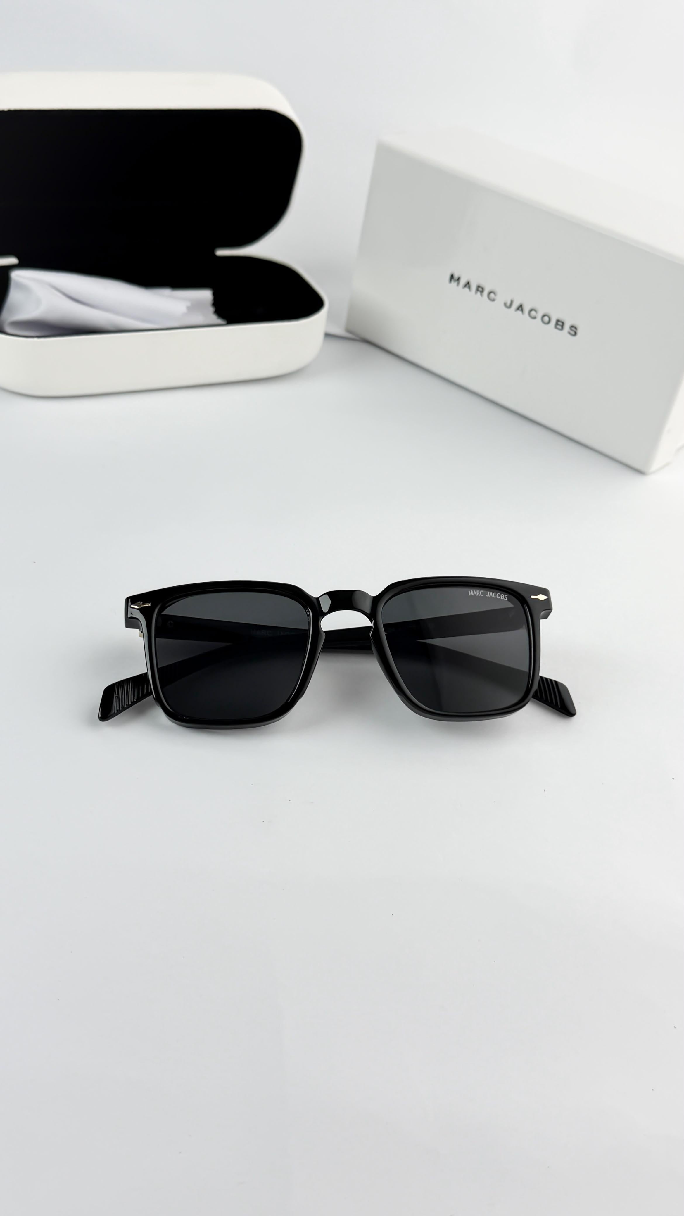 MAR_C JACOBS BLACK 11-24 SUNGLASS