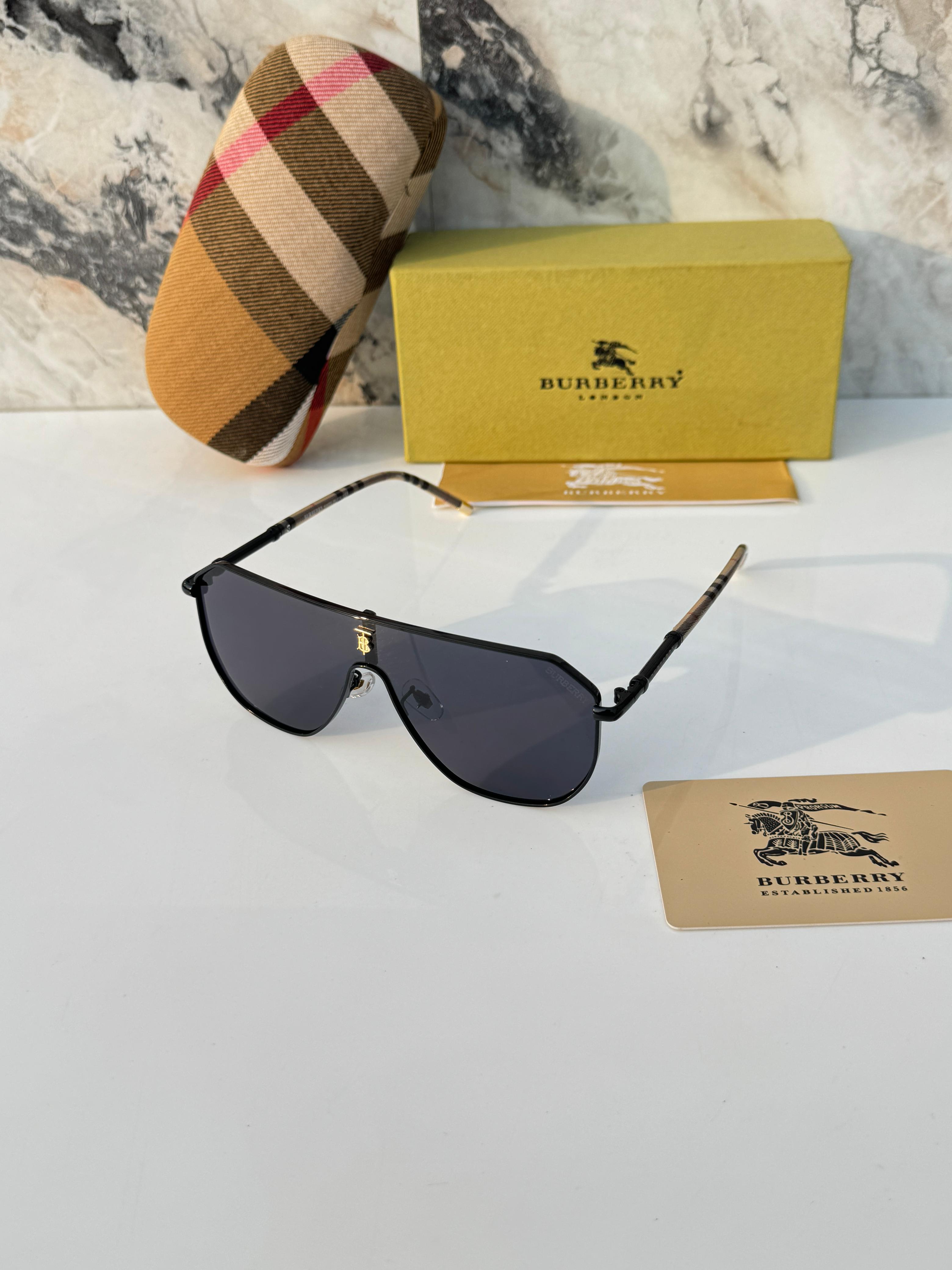 Burb__erry 23068 black  SUNGLASS