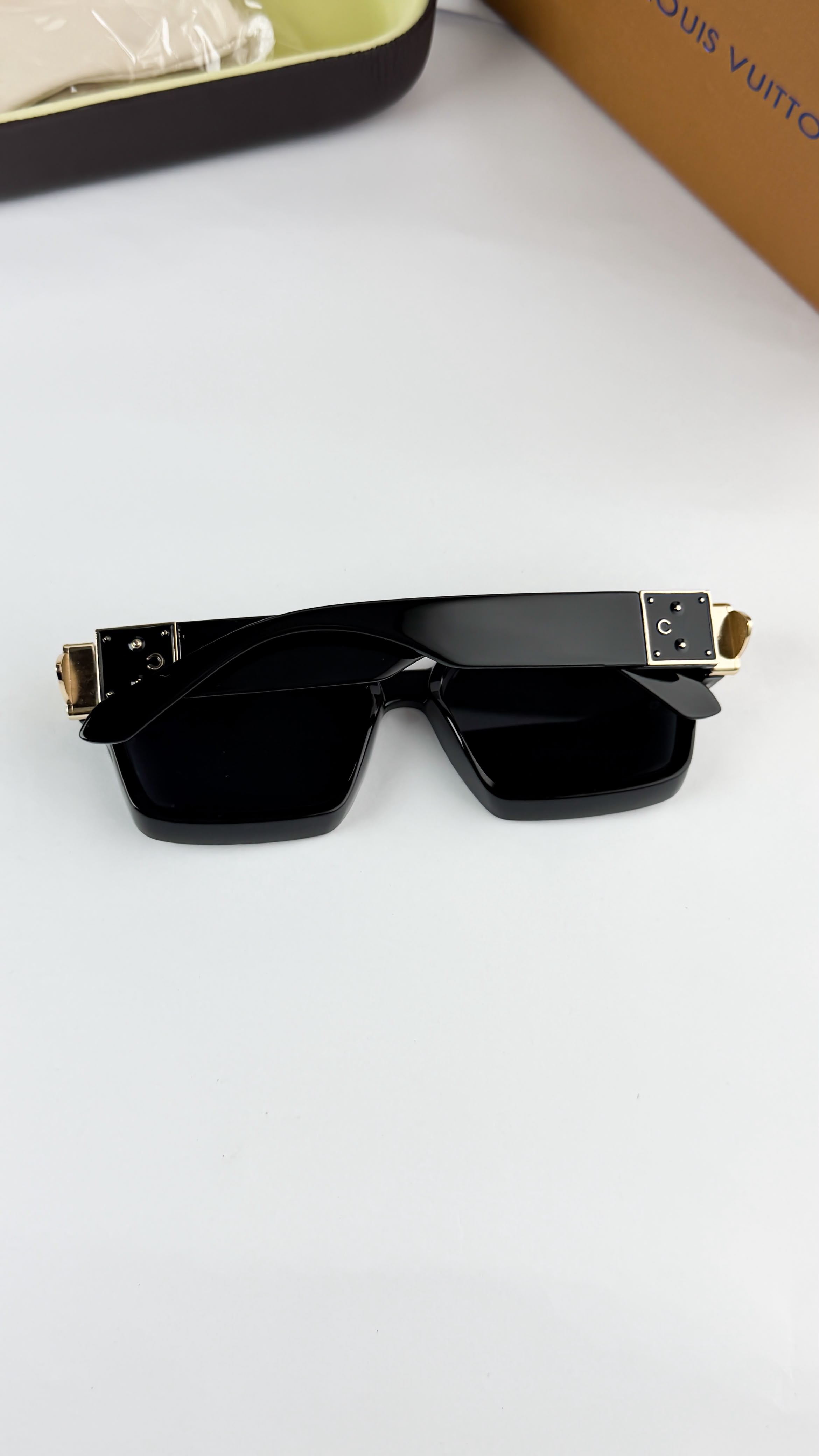 LOIU 1694 SUNGLASS