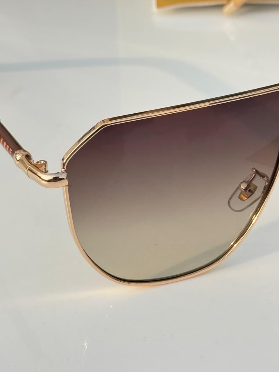 BUR 26595 SUNGLASS