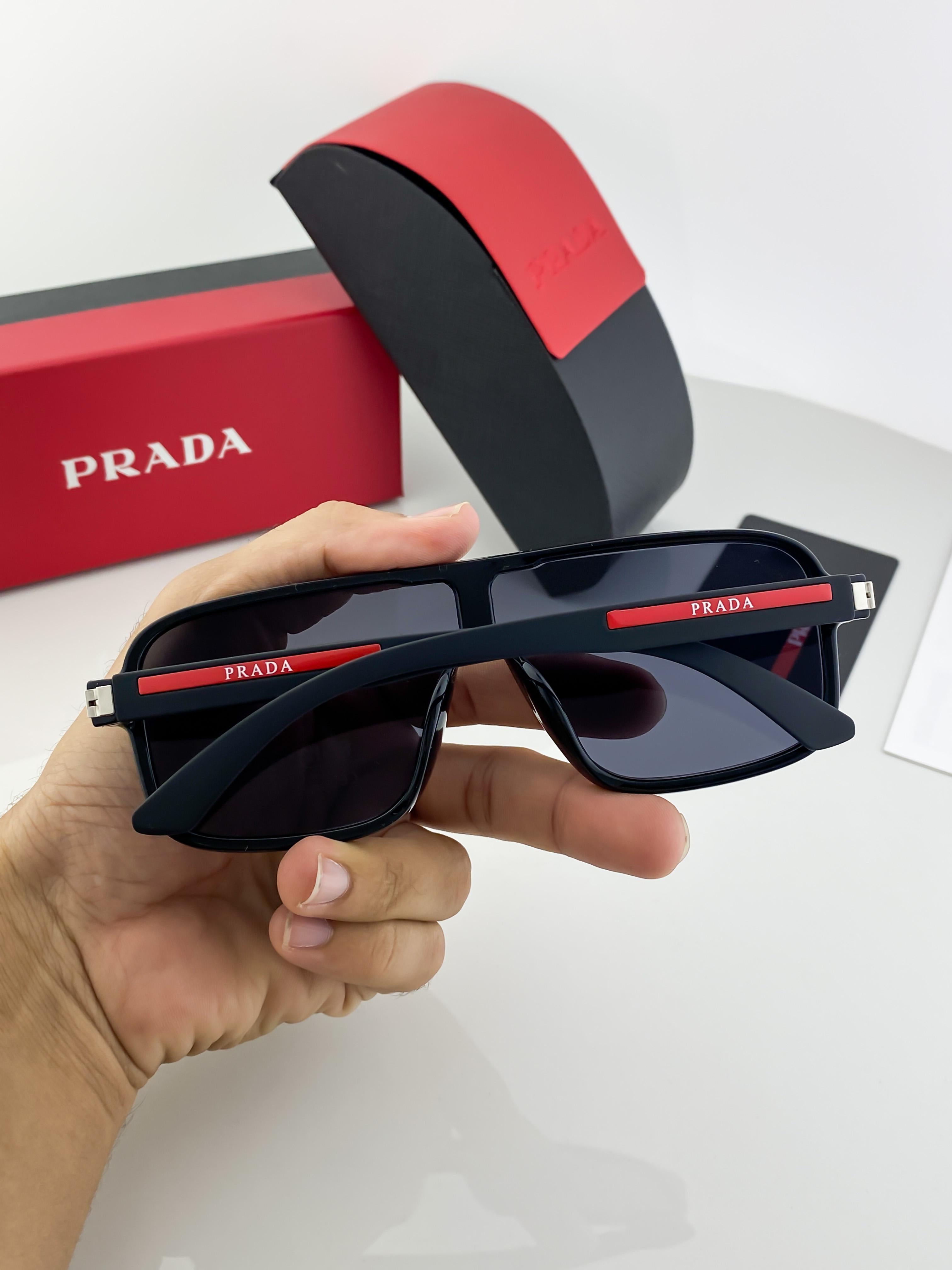 Pra_da sunglass 8951