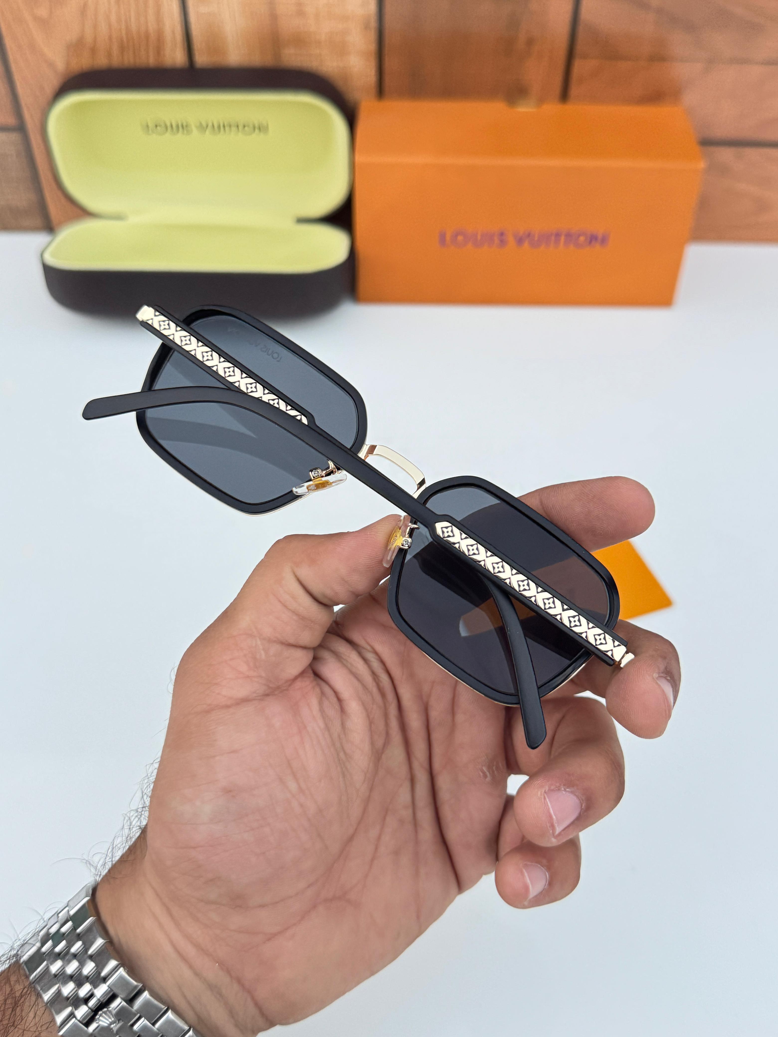 Lo_uis vui_tton 5013 gold black
